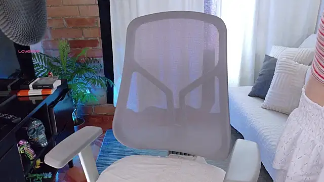 MissBronte online show from 07-18-26, 04:37