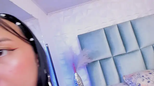 Snapshot of EmmyCastillo chatting on 07-28-26, 12:48 EmmyCastillo online show from 07-28-26, 12:48