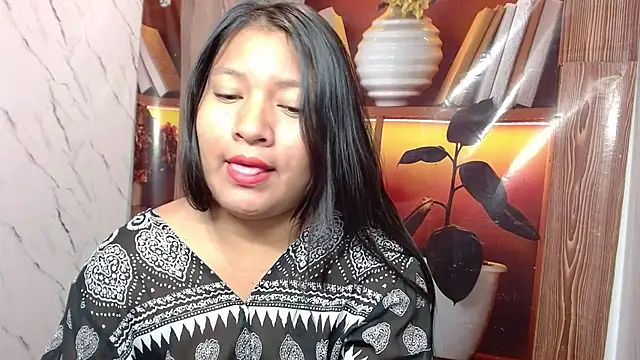 Sol vannesa online show from 05-17-26, 05:18