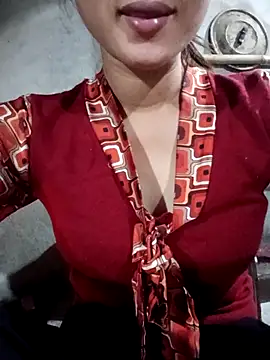 Snapshot of Rosie_LoveUU chatting on 04-30-26, 10:36 Rosie LoveUU online show from 04-30-26, 10:36