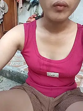 Snapshot of Rosie_LoveUU chatting on 05-16-26, 10:58 Rosie LoveUU online show from 05-16-26, 10:58