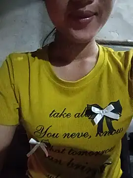 Snapshot of Rosie_LoveUU chatting on 06-03-26, 10:47 Rosie LoveUU online show from 06-03-26, 10:47