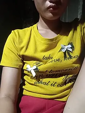 Snapshot of Rosie_LoveUU chatting on 05-17-26, 11:49 Rosie LoveUU online show from 05-17-26, 11:49