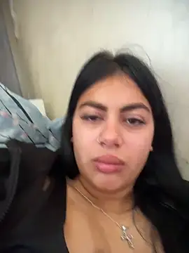 Snapshot of LilyLovell chatting on 05-10-26, 08:40 LilyLovell online show from 05-10-26, 08:40