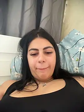 Snapshot of LilyLovell chatting on 05-05-26, 12:19 LilyLovell online show from 05-05-26, 12:19
