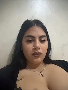 Snapshot of LilyLovell chatting on 05-19-26, 04:47 LilyLovell online show from 05-19-26, 04:47