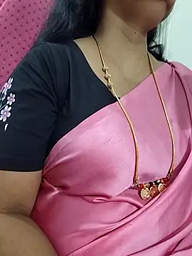 Snapshot of Nayana_456 chatting on 06-18-26, 11:43 Nayana 456 online show from 06-18-26, 11:43