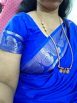 Snapshot of Nayana_456 chatting on 06-12-26, 04:54 Nayana 456 online show from 06-12-26, 04:54