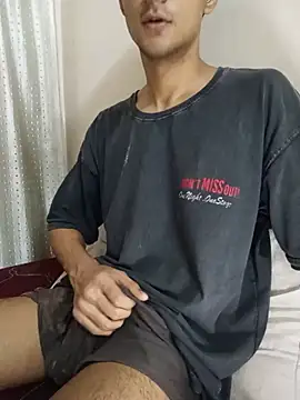 Snapshot of skinny_raj chatting on 06-12-26, 08:06 skinny raj online show from 06-12-26, 08:06