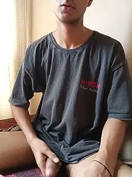Snapshot of skinny_raj chatting on 06-19-26, 09:04 skinny raj online show from 06-19-26, 09:04