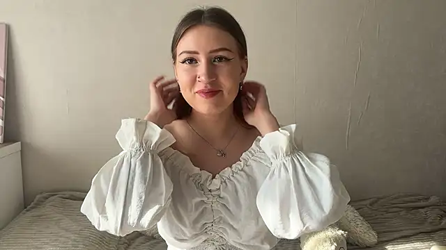 AnfisaJess online show from 05-05-26, 01:03