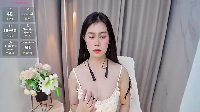 Luna-xinxin online show from 04-24-26, 10:01