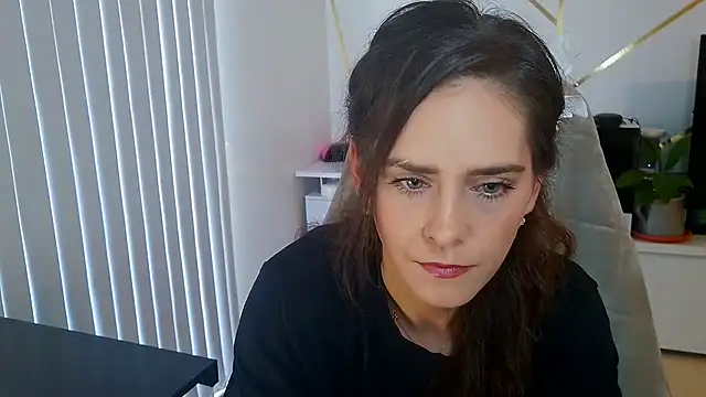 khalessi13 online show from 05-13-26, 10:00