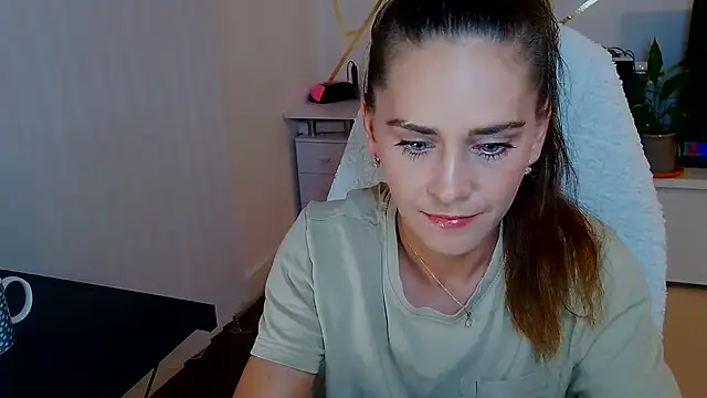 khalessi13 online show from 06-27-26, 10:27