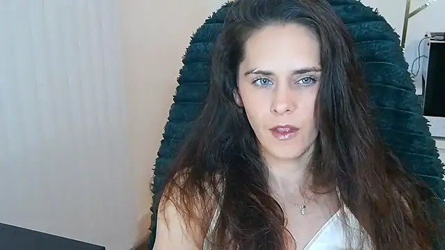 khalessi13 online show from 06-05-26, 10:26