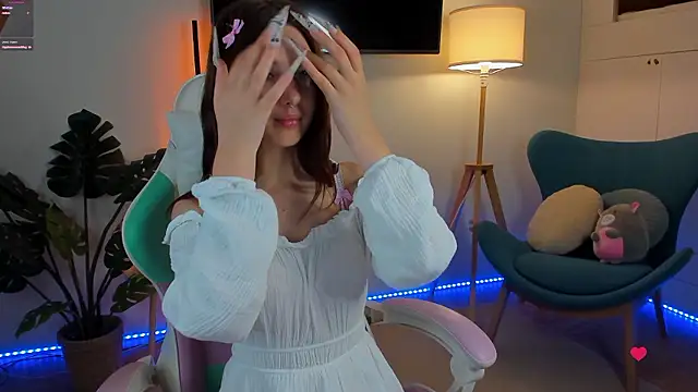 Kira Moonnn online show from 07-03-26, 02:12