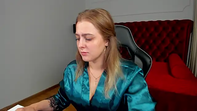 EllaBells online show from 07-17-26, 05:04