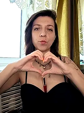 HeyyLuna online show from 05-05-26, 06:05