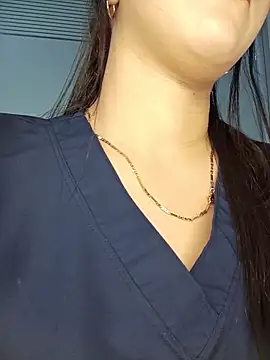 Chloe Thomsoon  online show from 05-03-26, 08:23