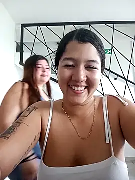 Chloe Thomsoon  online show from 05-10-26, 07:38