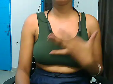 Snapshot of ur_sassypriya chatting on 06-18-26, 04:34 ur sassypriya online show from 06-18-26, 04:34