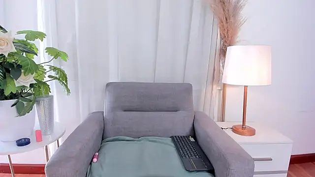 RachelArias online show from 05-20-26, 12:24