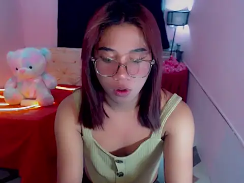 URsexyLylia online show from 05-26-26, 04:49