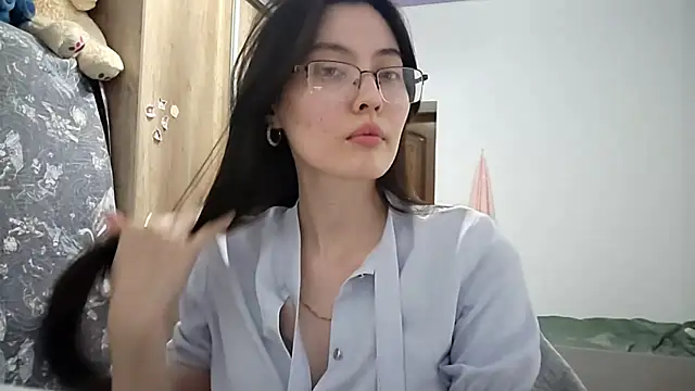 AshleyTropiano online show from 05-06-26, 03:27