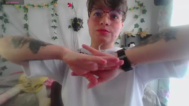 Meiling san online show from 04-27-26, 04:27