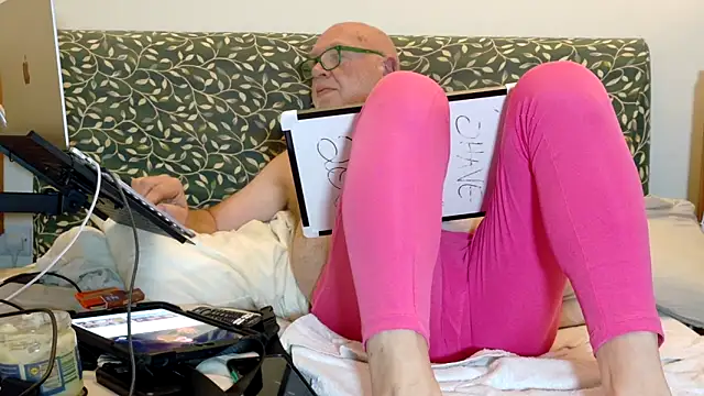 Snapshot of KinkCentral chatting on 05-29-26, 09:10 KinkCentral online show from 05-29-26, 09:10