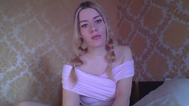Softy Aura  online show from 05-14-26, 11:40