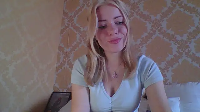 Softy Aura  online show from 07-28-26, 02:13