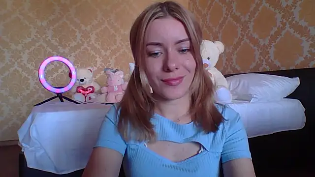 Softy Aura  online show from 06-24-26, 10:36