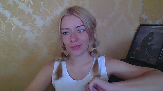 Softy Aura  online show from 07-14-26, 01:39