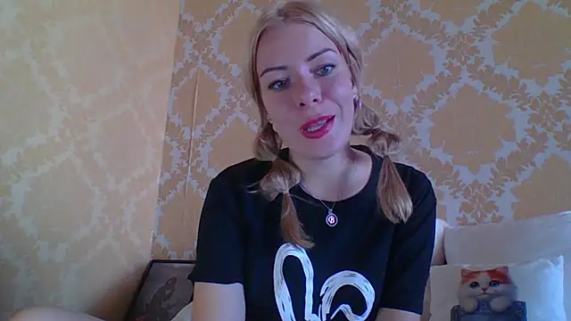 Softy Aura  online show from 07-27-26, 02:57