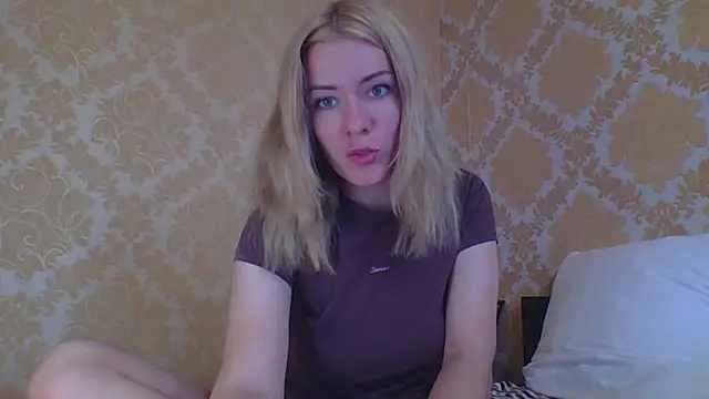 Softy Aura  online show from 07-15-26, 04:25