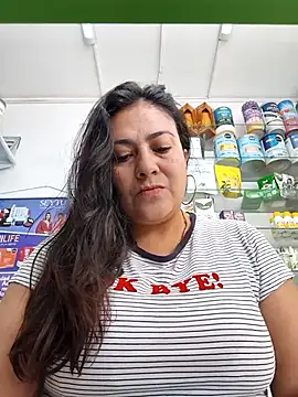 Snapshot of roxana_sexy_2026 chatting on 05-07-26, 02:31 roxana sexy 2026 online show from 05-07-26, 02:31