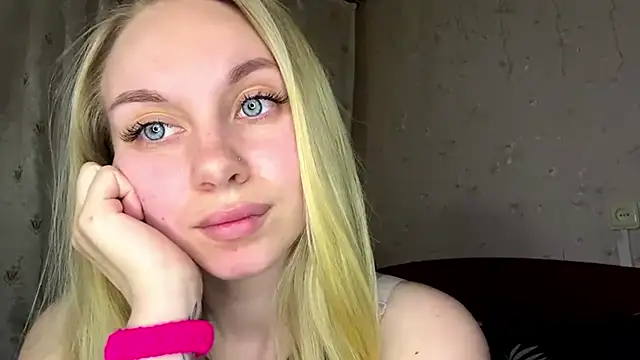 MaEmma online show from 04-23-26, 08:21