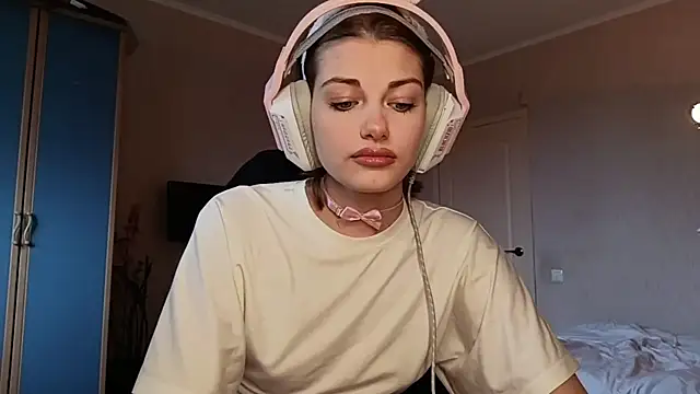 LinaFlamie online show from 04-26-26, 10:12