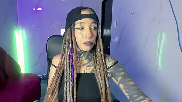 Snapshot of Lucy_Doll8 chatting on 05-07-26, 05:27 Lucy Doll8 online show from 05-07-26, 05:27