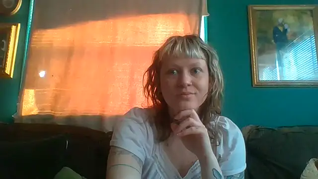 RosieSwitchBitch online show from 06-05-26, 11:05
