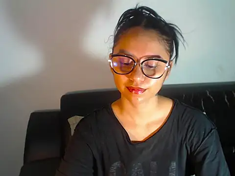 Snapshot of BellaLuxxs chatting on 05-30-26, 10:59 BellaLuxxs online show from 05-30-26, 10:59