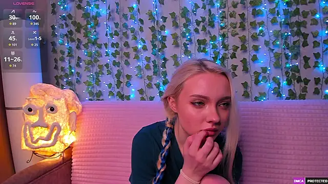  CloudNine  online show from 05-25-26, 02:33