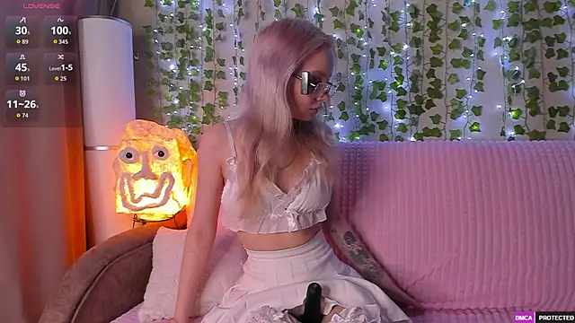  CloudNine  online show from 04-26-26, 02:09