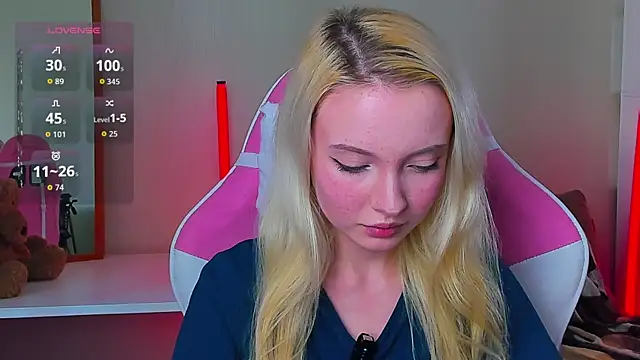  CloudNine  online show from 06-15-26, 02:01