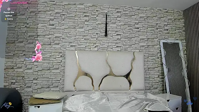 Yenn tay online show from 06-14-26, 11:44
