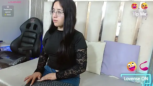 MADDISSON TAY online show from 06-22-26, 11:51
