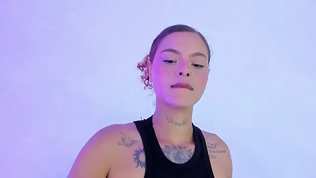 Caroline420  online show from 06-06-26, 02:39