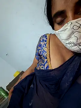 Snapshot of Tamil_Hot_HoneyBee chatting on 05-11-26, 04:37 Tamil Hot HoneyBee online show from 05-11-26, 04:37