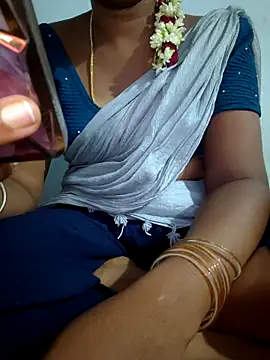Snapshot of Tamil_Hot_HoneyBee chatting on 06-18-26, 06:34 Tamil Hot HoneyBee online show from 06-18-26, 06:34